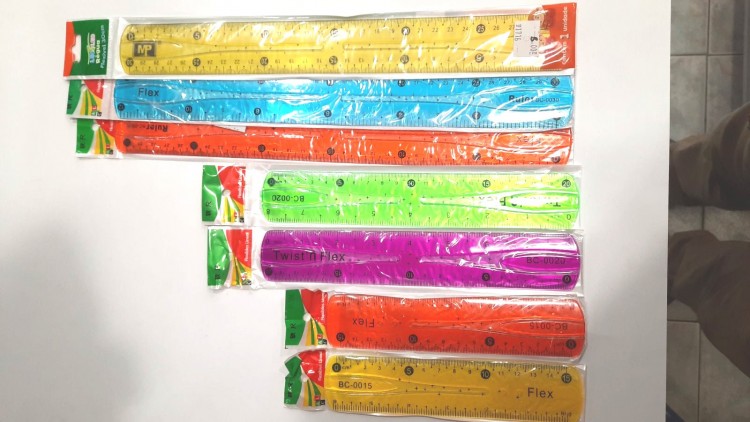 Линейка гибкая  «неломайка» 