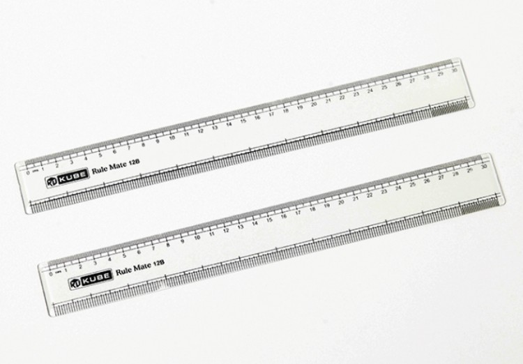 Линейка пластиковая прозрачная 30 см KUBE